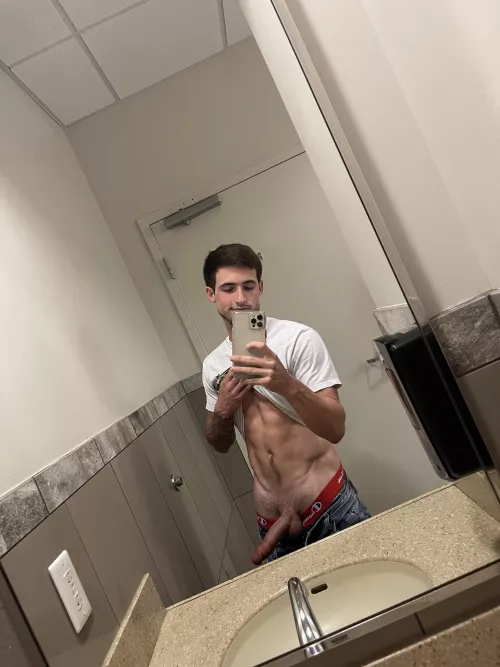 Hurry to the bathroom I’m ready to bust😩💦 by MaxPriceOF