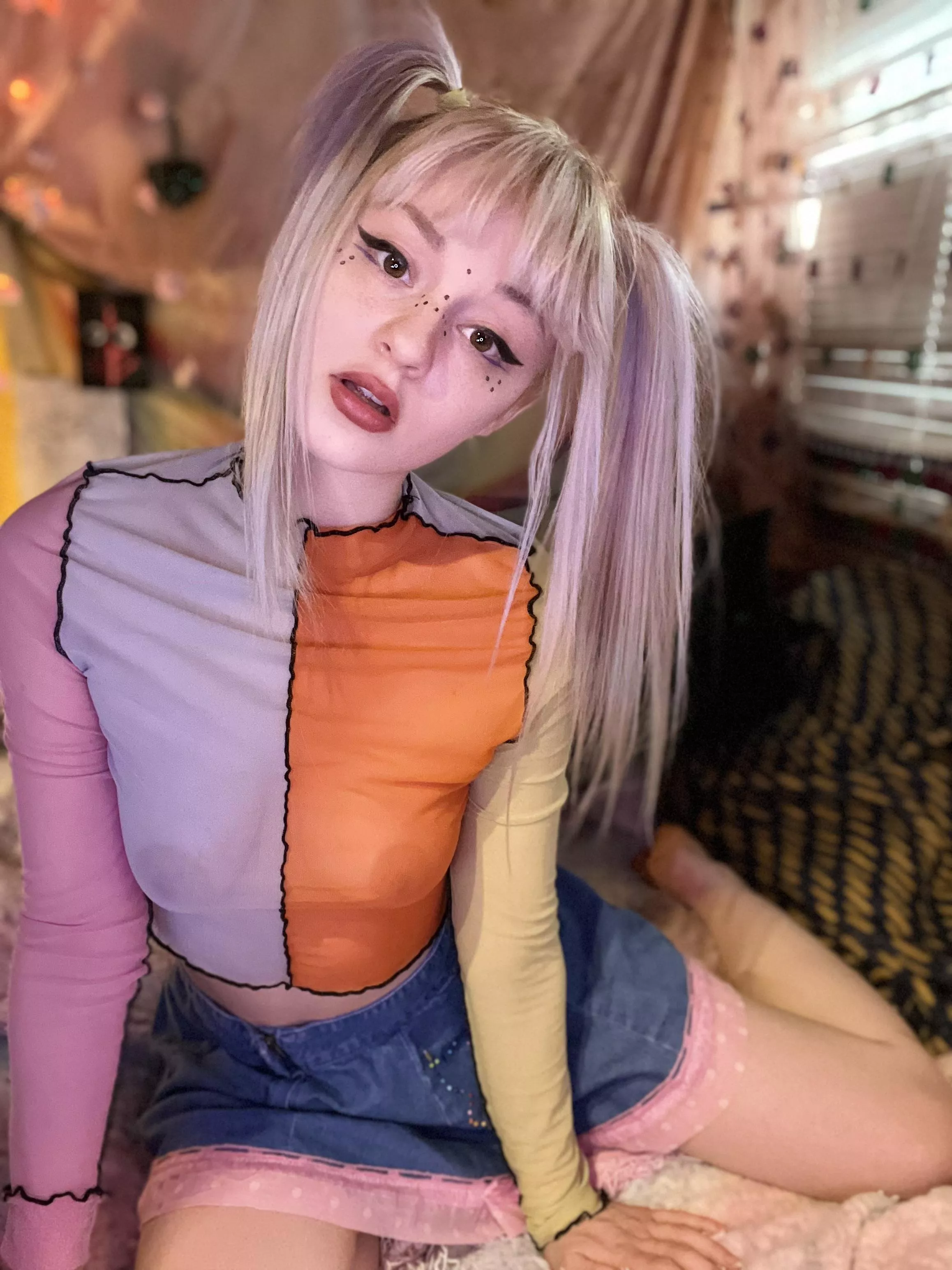 I accidentally went silvery purple but I love it :D maybe I’ll add some green and blue ? Mmmm posted by greendeex