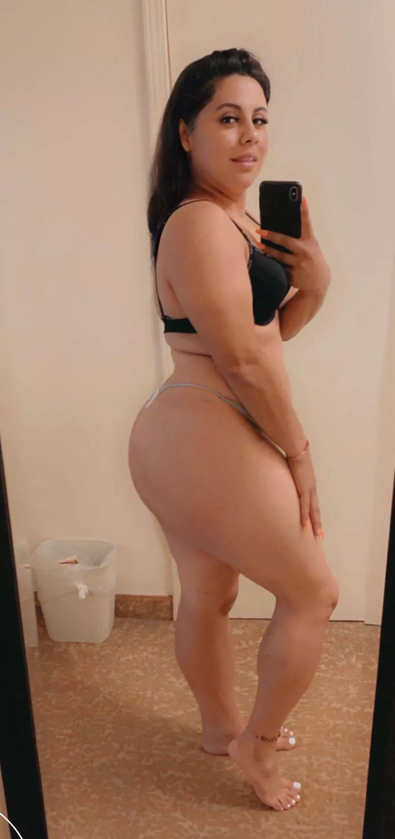 I actually do wanna be somebody’s housewife, and Walk around the house like this, teasing him 😈🍑👅 posted by Ts_Melanie