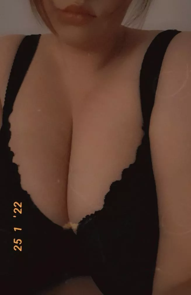 ❤️❤️ i am a bi girl ❤️❤️ posted by komin21