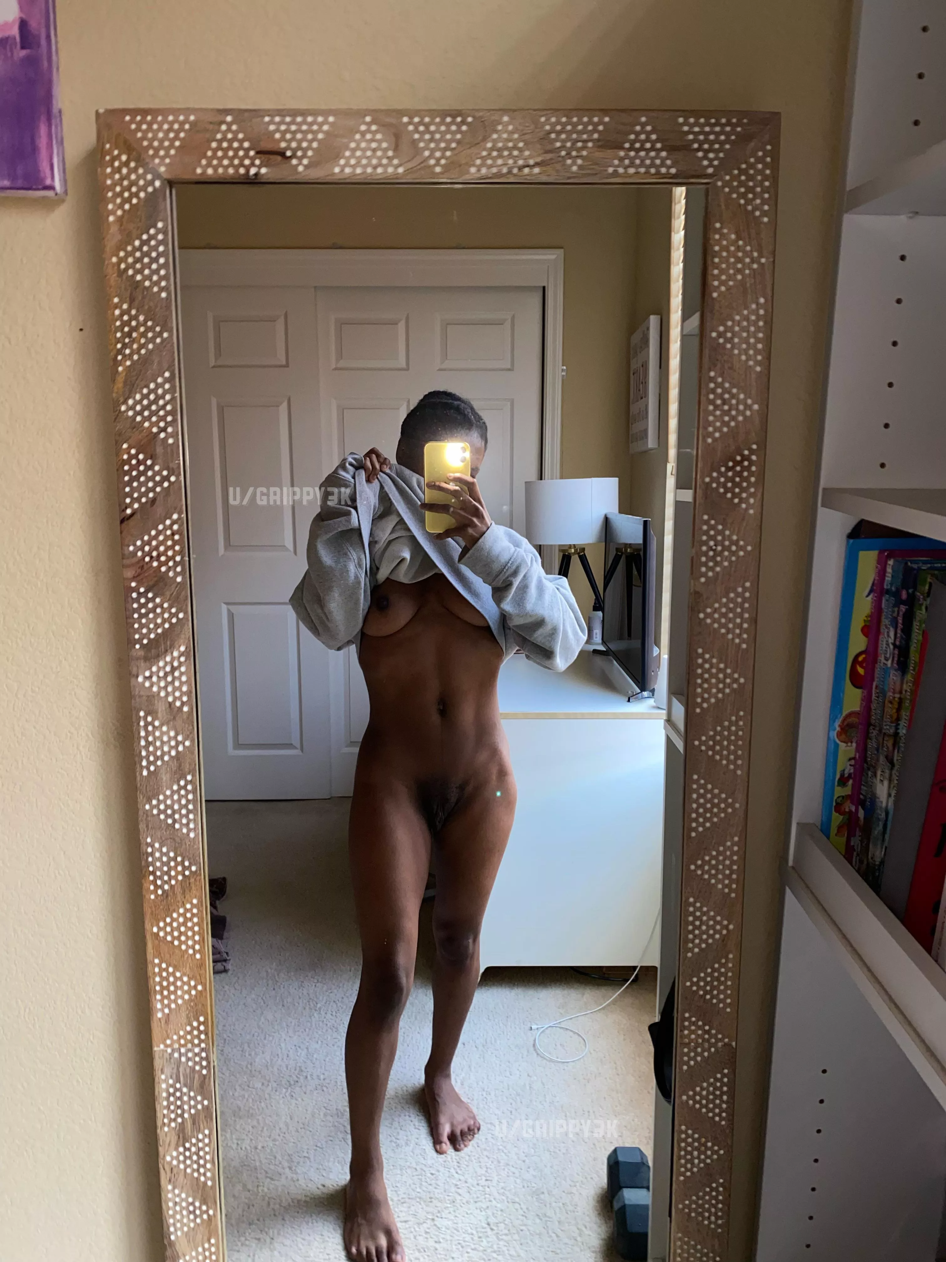 I am horny, so fuck me hard posted by grippy3k