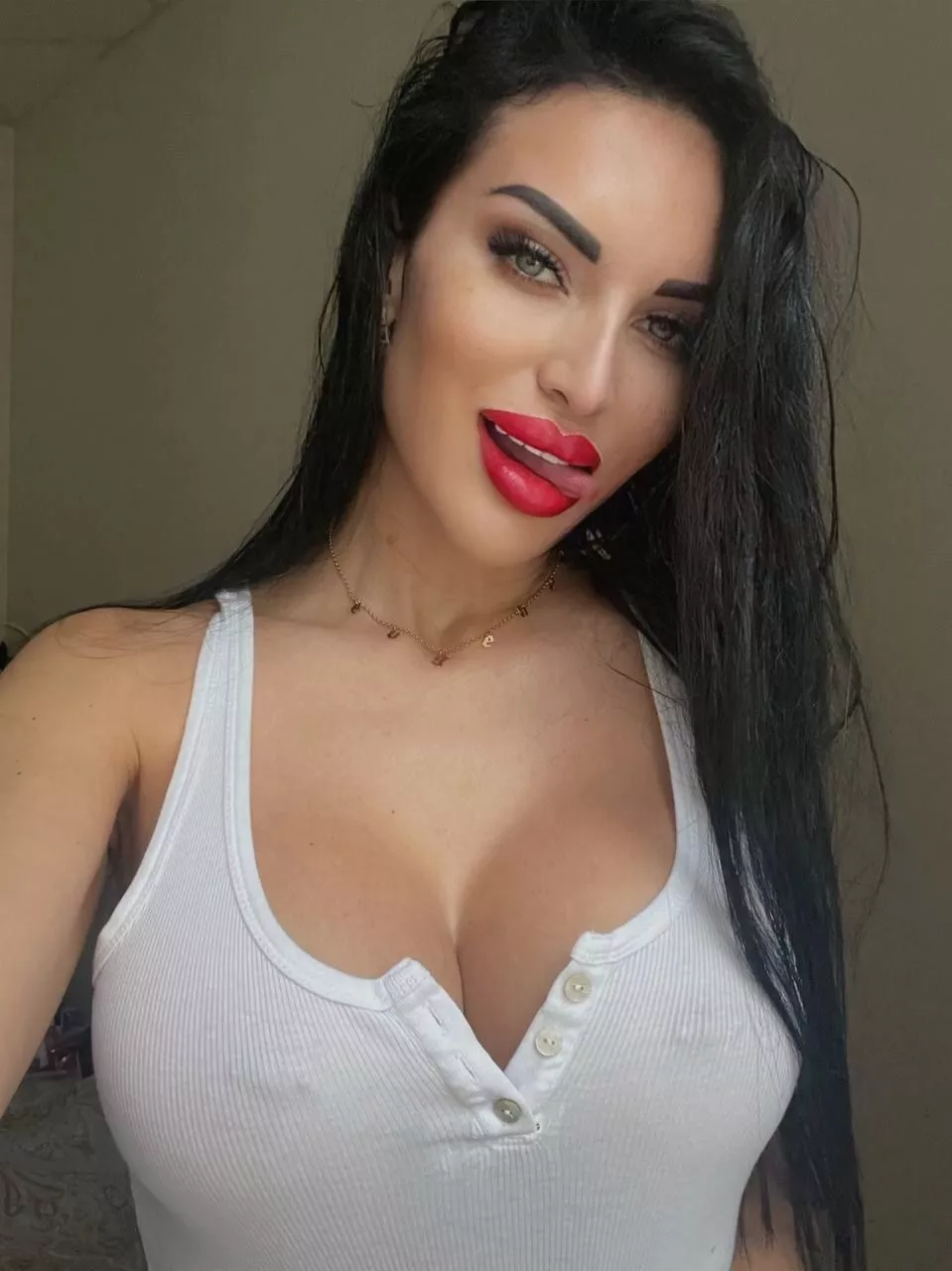 I am incredibly fucking horny today posted by UtterSimplicity