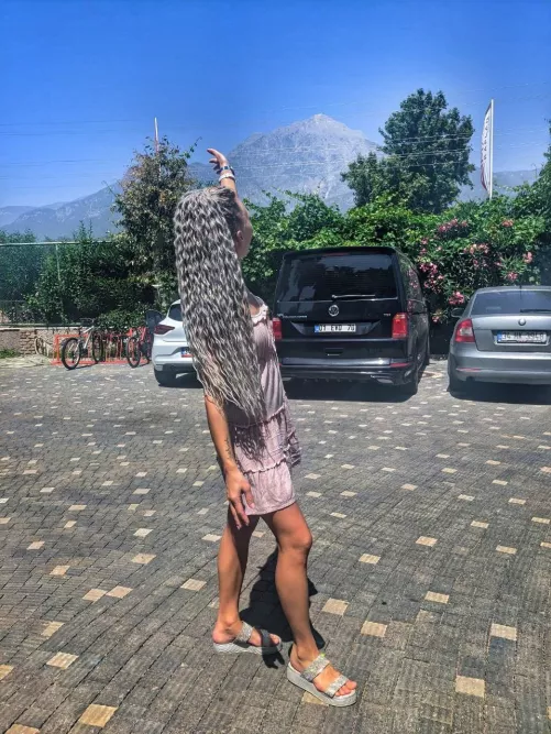 I am Ukrainen Girl. I am looking for friends 🥰 by Upper_Sandwich_715