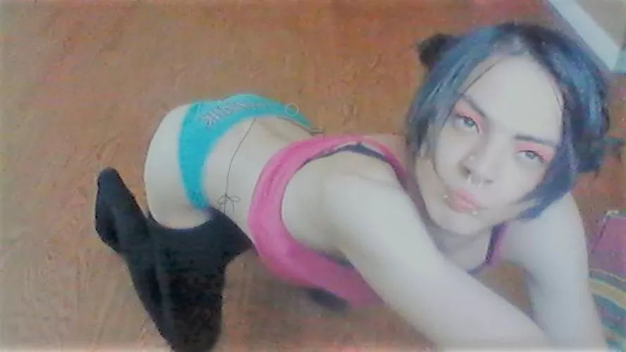 I am who I am and i would never change for these people :) Love you all by sickyvicky6206