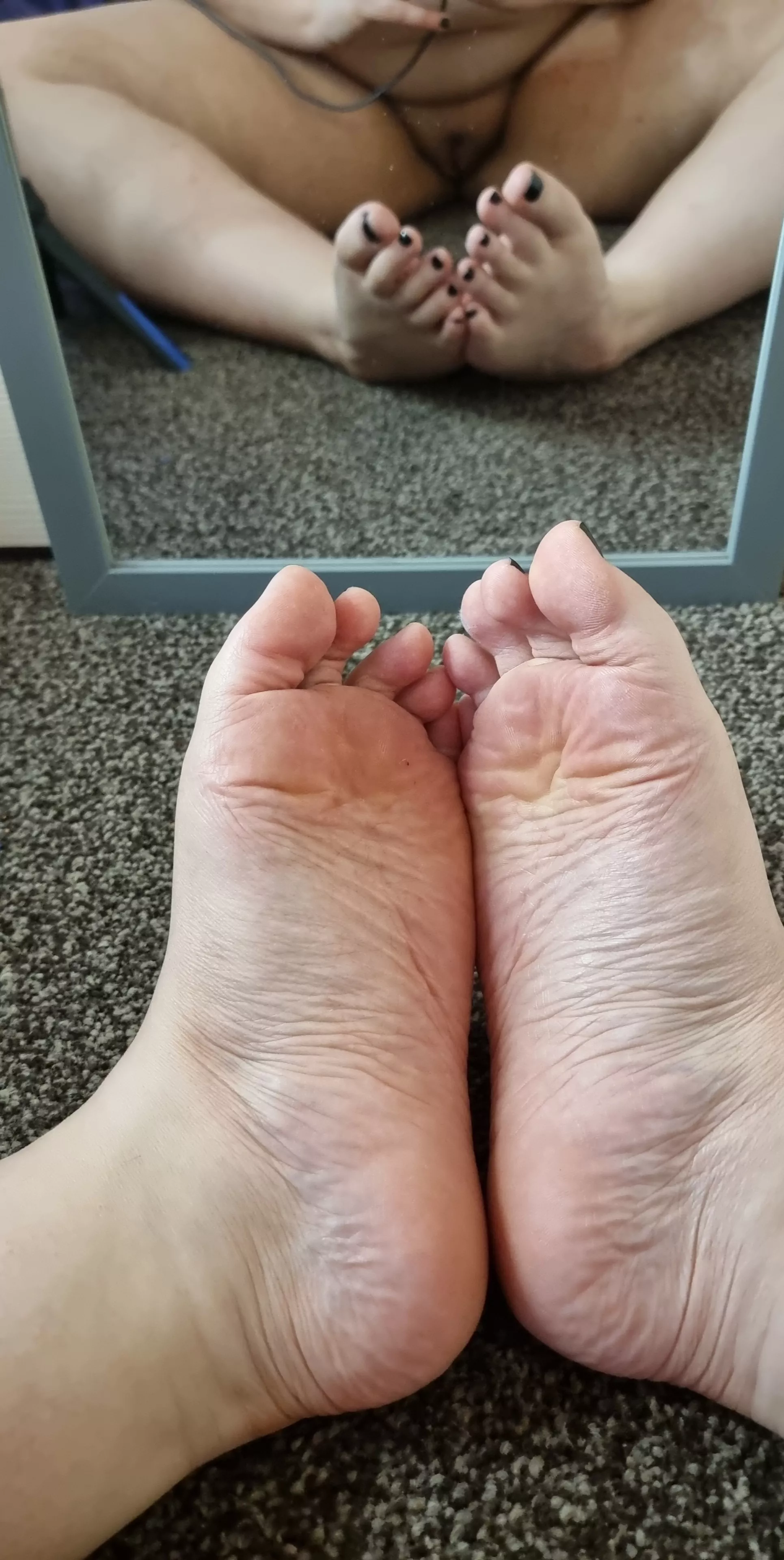 I appear to be missing a cock between my feet 🥺 posted by L1lM0nster