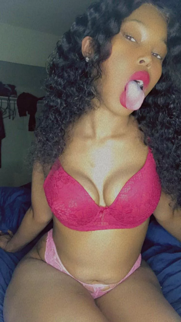 I bet you have a tiny dick 🙃 [domme] posted by MissBaddieXOXO