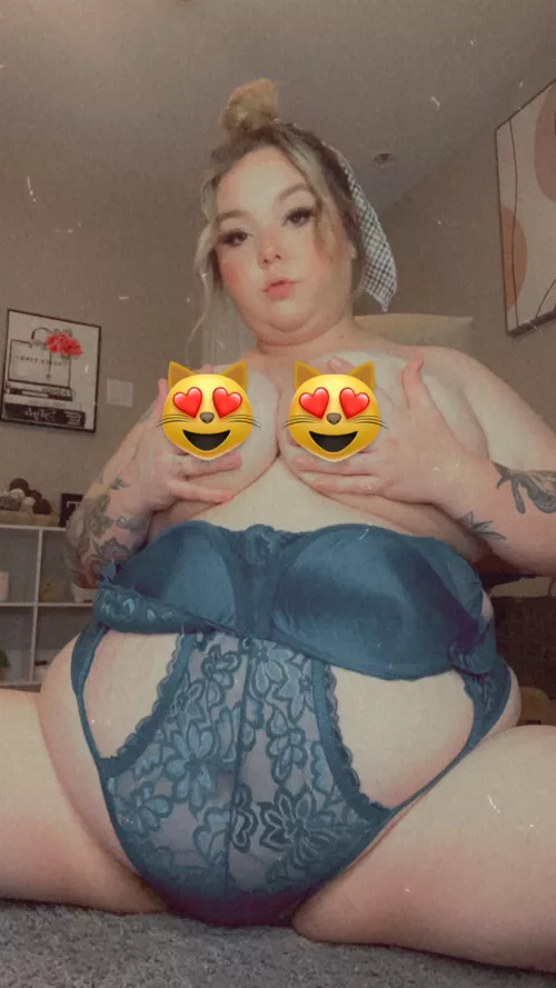 I bet you would love to see ALL of me uncensored baby 💦👅 by Plus_Babygirl