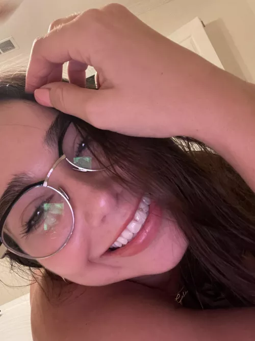 I bet you’d love a video of me moaning your name while I play with my pussy 😏 Well i’m accepting custom video requests this week only👇🏻👇🏻👇🏻 by keepupwithkarlee