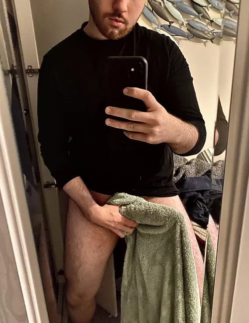 I can feel the towel slipping!!! Hit me up to see it off😜😘 by Yourdreamshlong