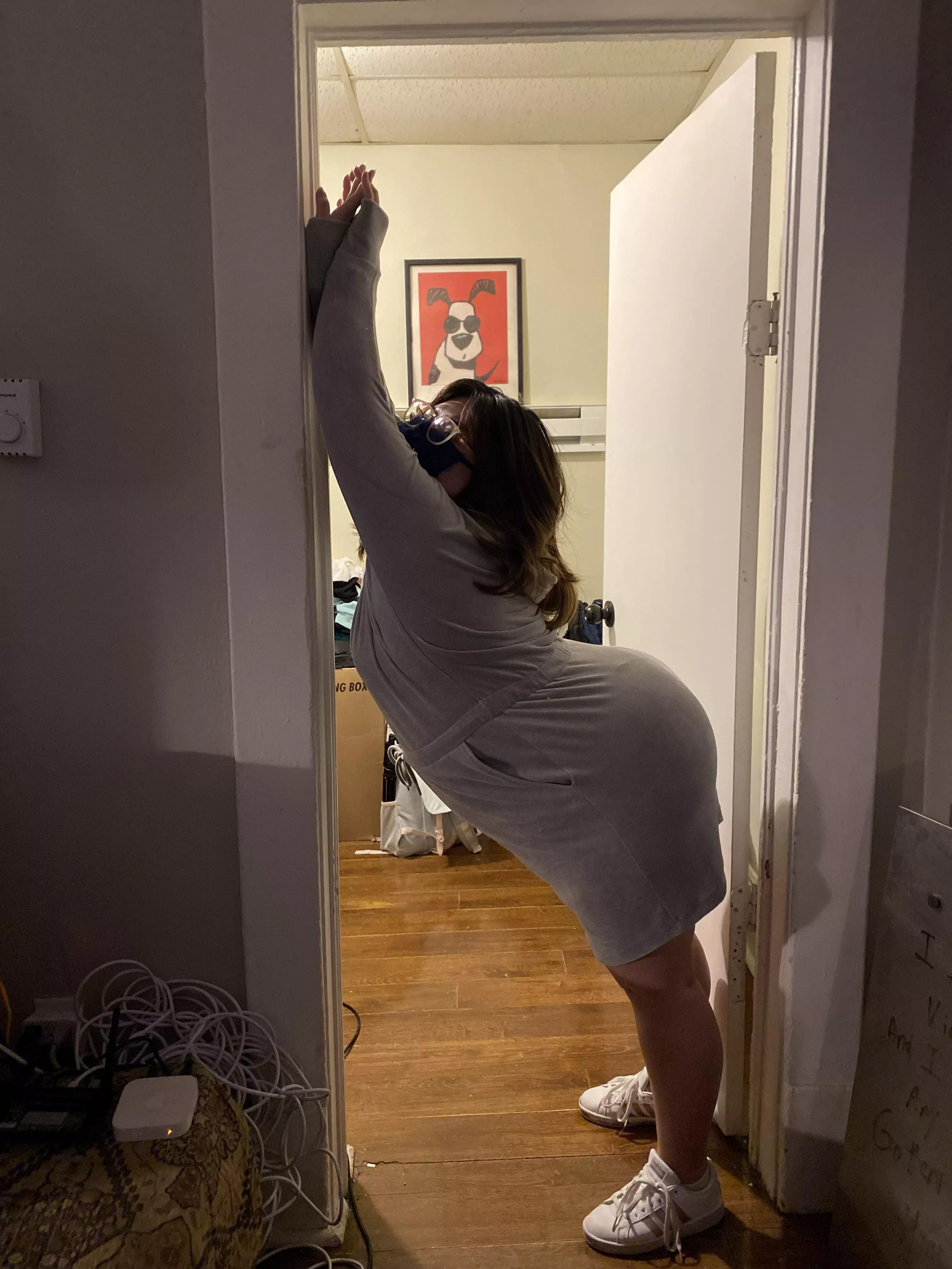 I can [f]lex in this dress posted by anamenotneeded