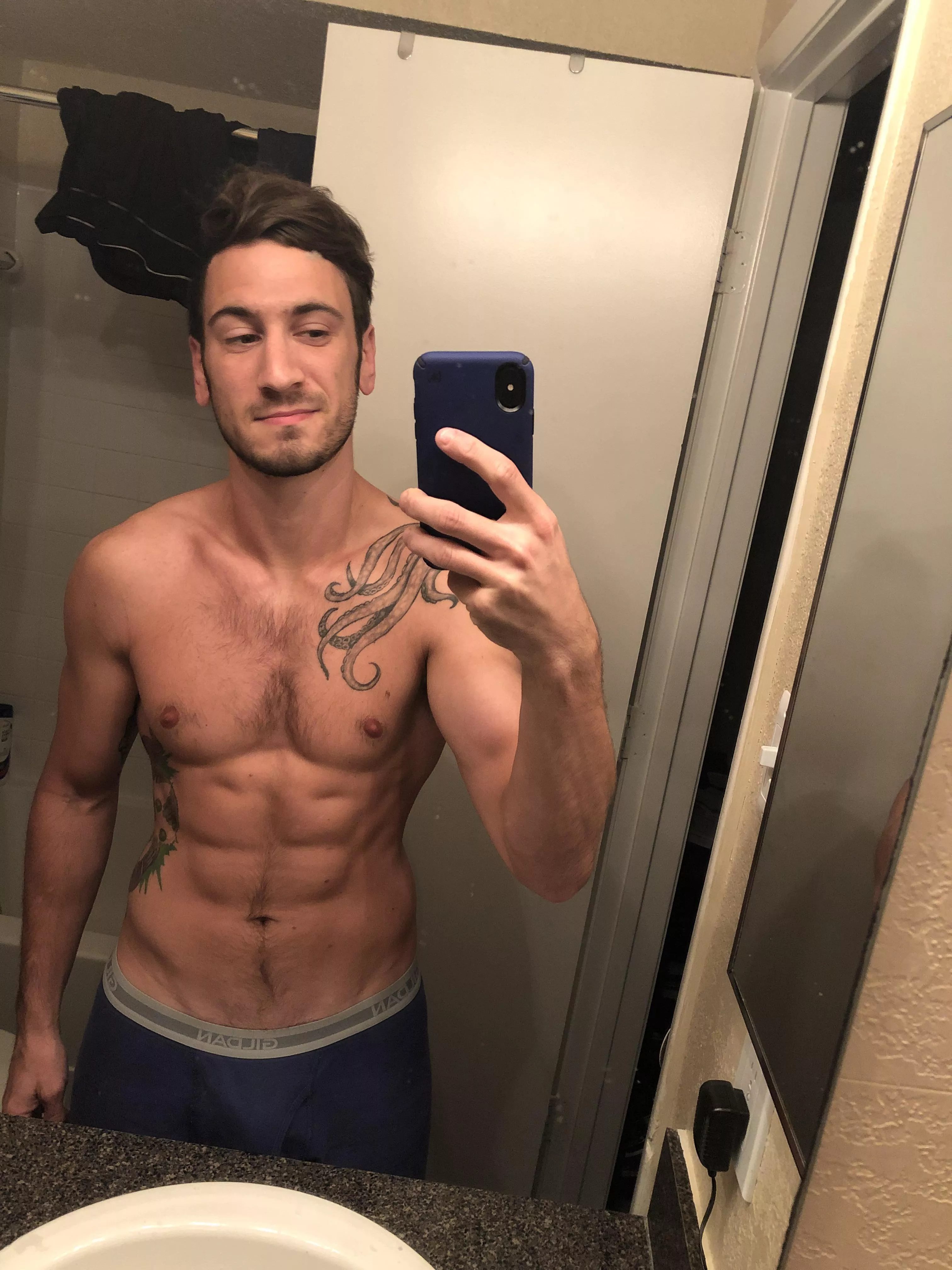 I can lose the shorts if you guys like… posted by zedlagrange