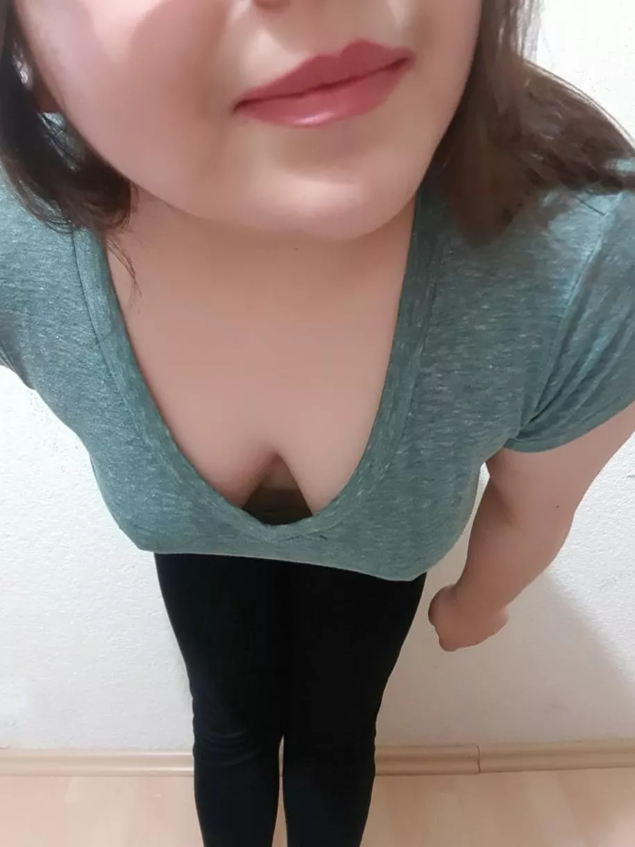 I can see your other hand is busy 🤭 posted by MiladyAmara