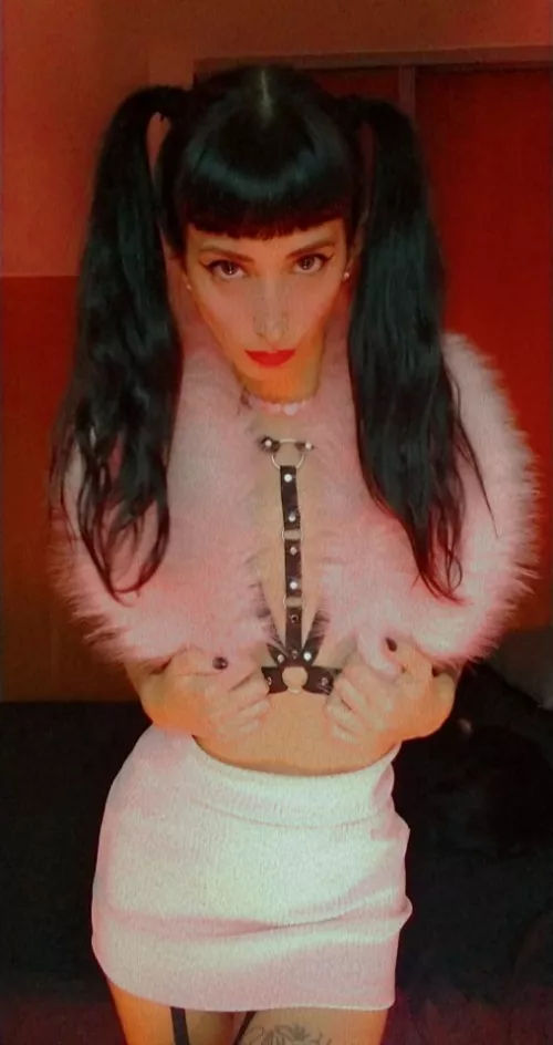 I can tear you apart like a queen 😈 come my slave [domme] by brunesca