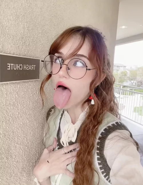 I can’t believe my prof caught me doing this >.< by amigoesonline