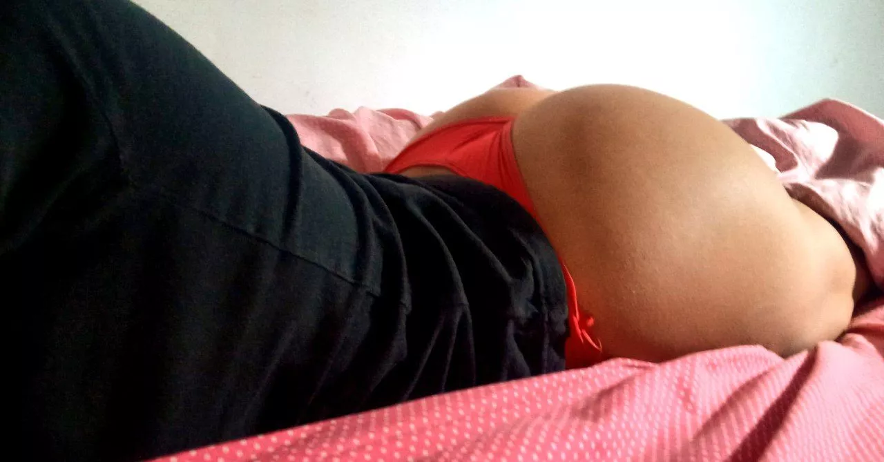 i can't get out of bed, come help me 😏💦👅 posted by GiselHills