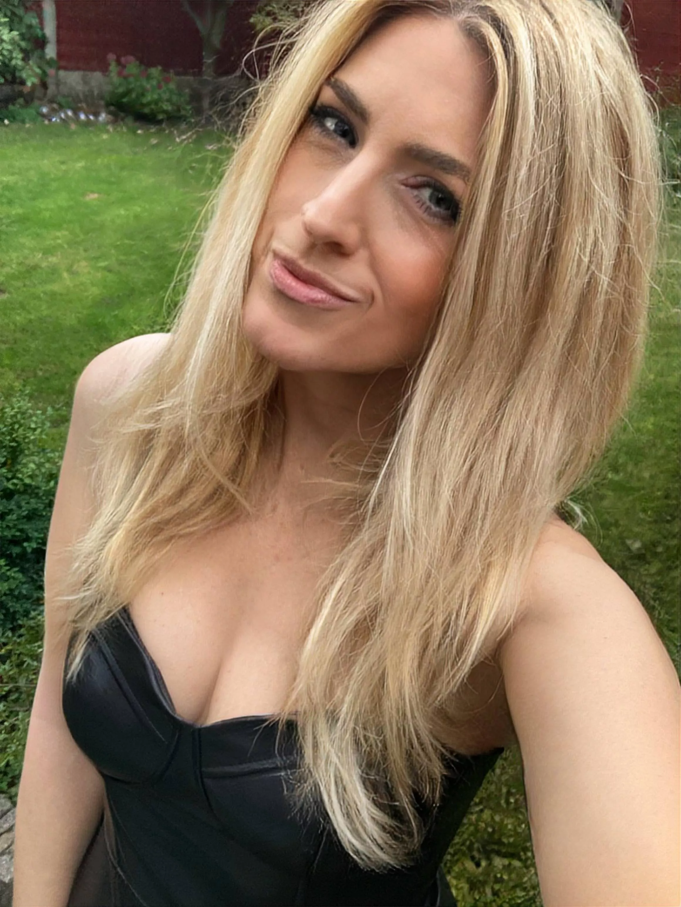 I cant help wanting cock all the time.... posted by Louise_fabs