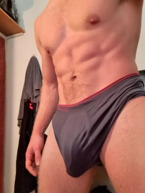 I can't hide him, what should I do? by yooka787