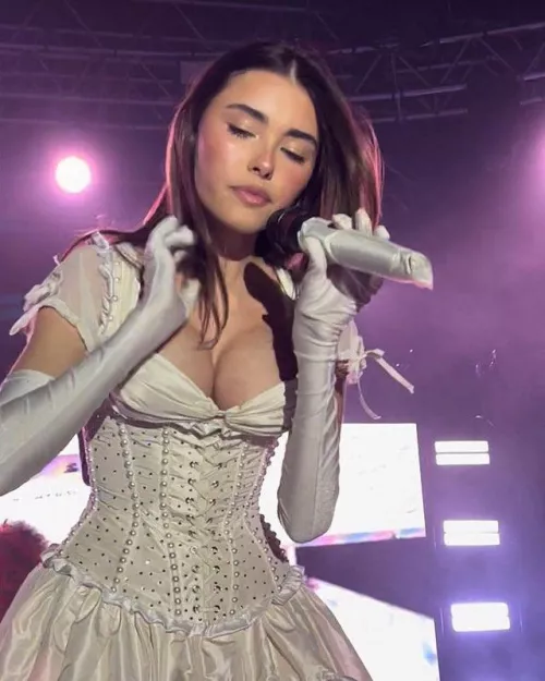 I can’t stop wanking to Madison Beer by hbl45