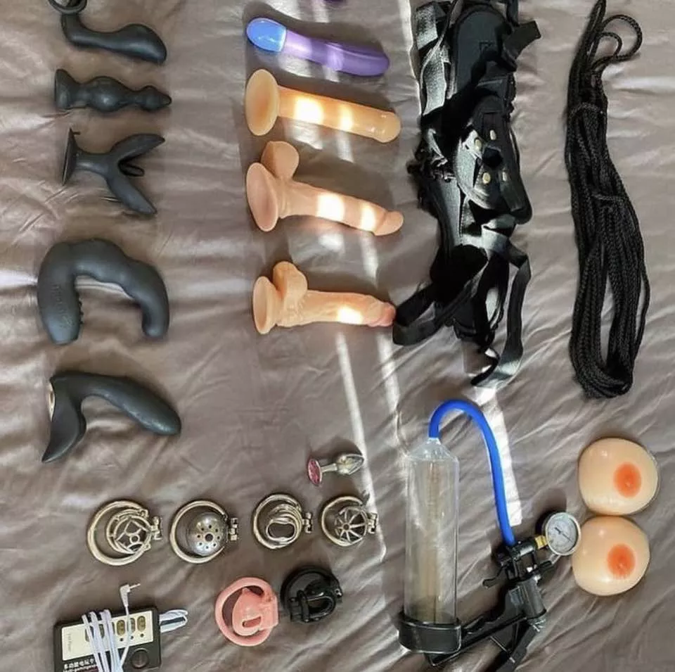 I can’t wait to use all these toys on you , hit me up if you’re submissive to be dominated and explored . Kiik : mistresswhitneyA posted by tristantendland