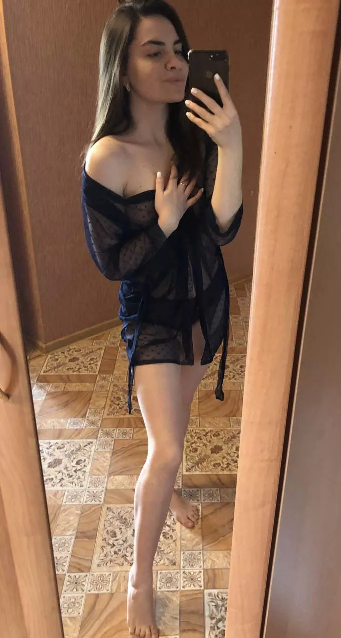 I could be yours tonight 😈 Custom video/photo, dic rating, video calls anything you want posted by Brown_eyed_one