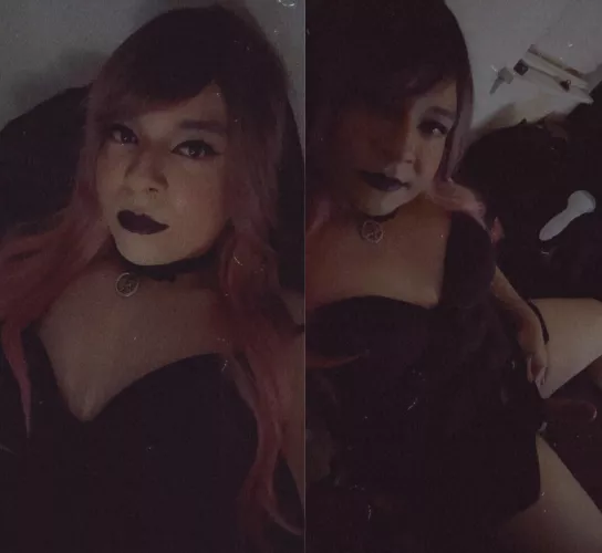 I couldn’t help myself, I had to pull it out 🖤 by haezellovesblk