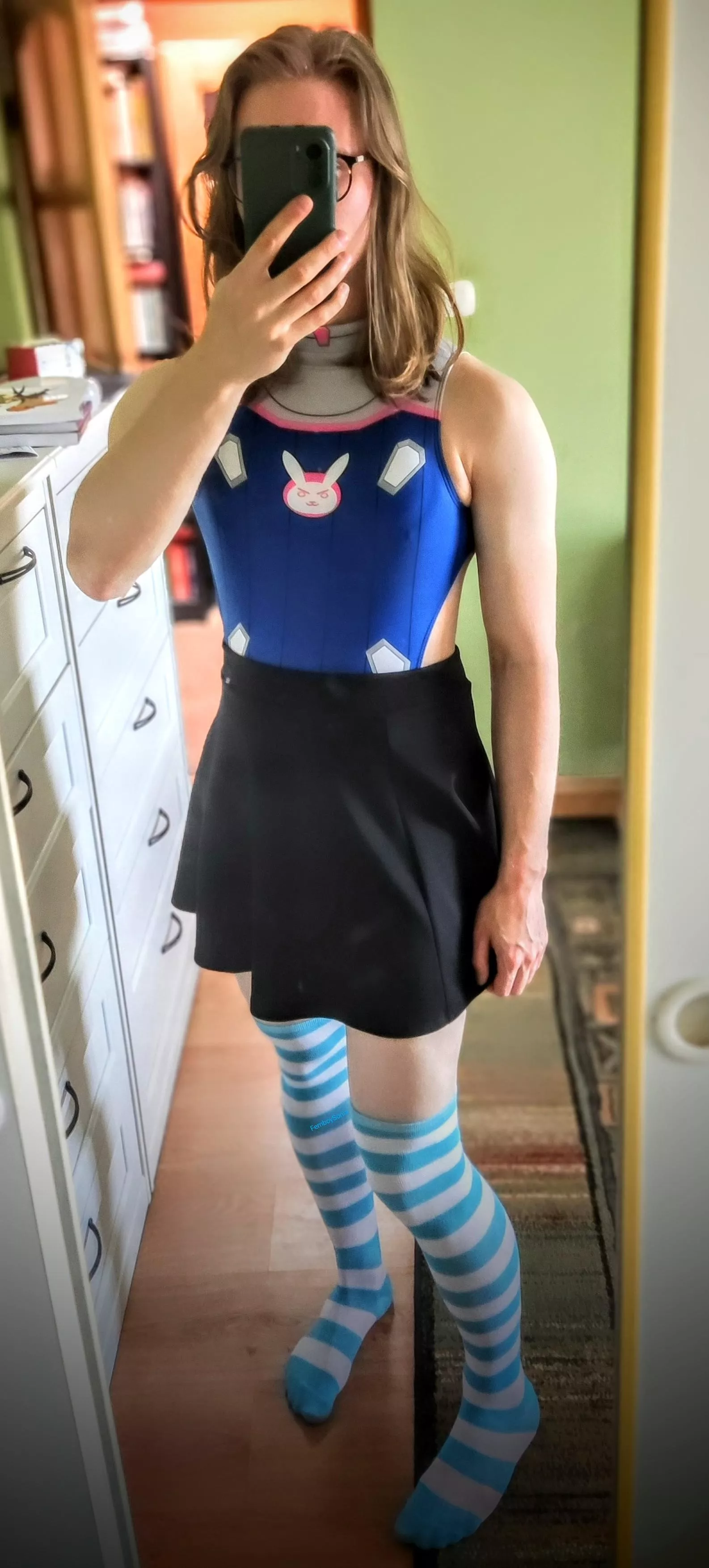 I did a thing. Prob will flop, but oh well 💙💜 posted by femboy-sonia