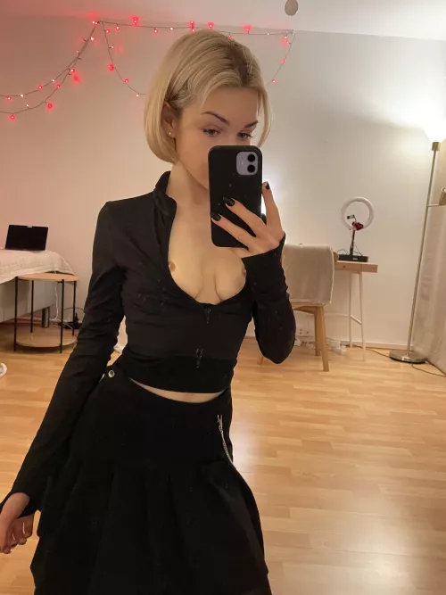 I do love a thumbhole by martiangf