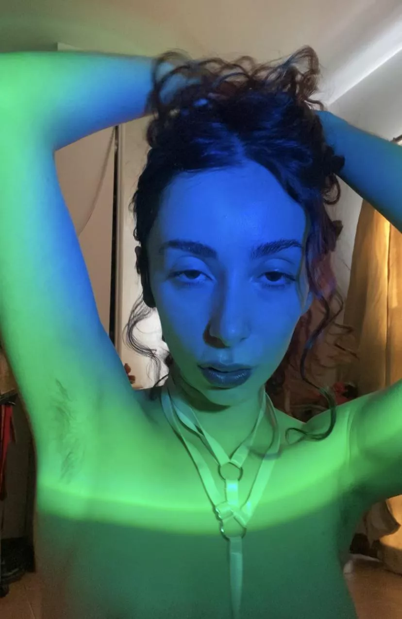 i do not use deodorant 🥵😈 posted by venusssweetdream