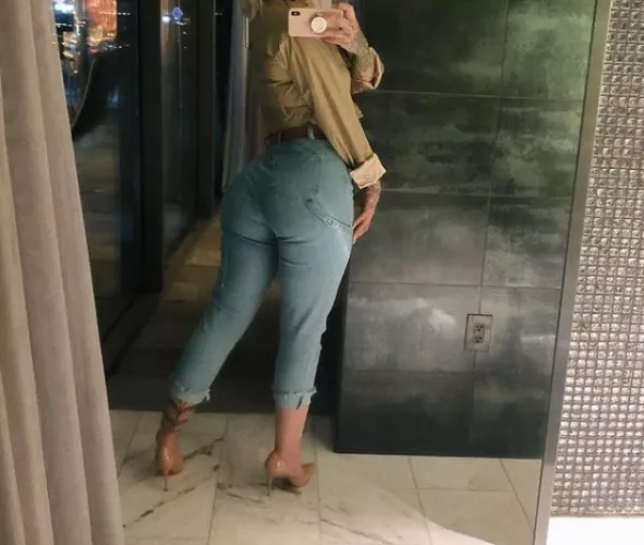 I do photography and get to photograph my wife on the side for fun. If respectful and wanting to chat about her, send me a chat message. Please be good with conversation/responses. Telegram is ideal if wanting to see some videos as well. (I also have a R by AdBeautiful9546