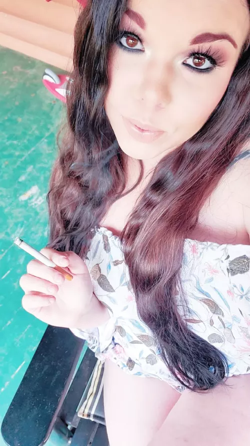 I do sell smoking videos and pics (don't have OF so its not one of those posts). I'd love to post here often. DMs are open loves ❤🚬 by xxxtoxicinreallife