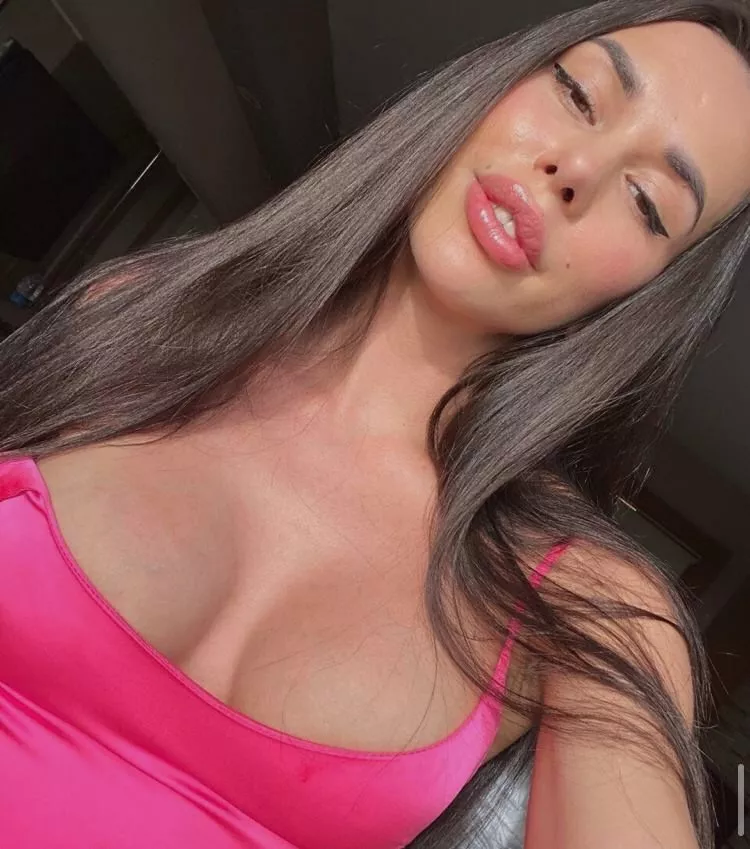 I don’t have a bf to send nudes to, so I’ll just post them for you guys posted by materialmajority