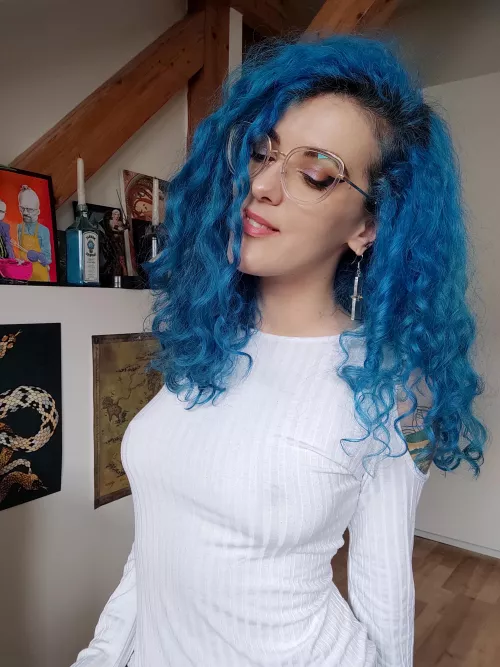 I don't often wear white, but I love this ribbed top by Haelle