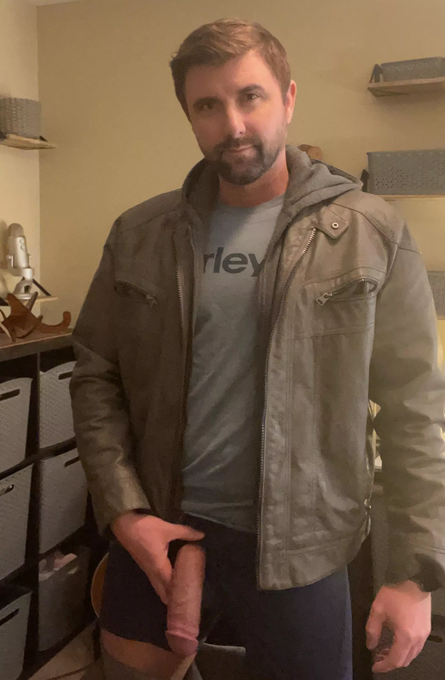 I don’t think I’ve posted this one yet.. 🤷‍♂️ almost feeling myself again and can post new content again soon posted by MrMoJoeBiden