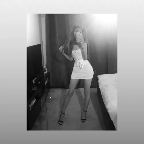 I don’t understand how it’s possible to have long legs but be 5’3🤣 by Kyla-Jade29998