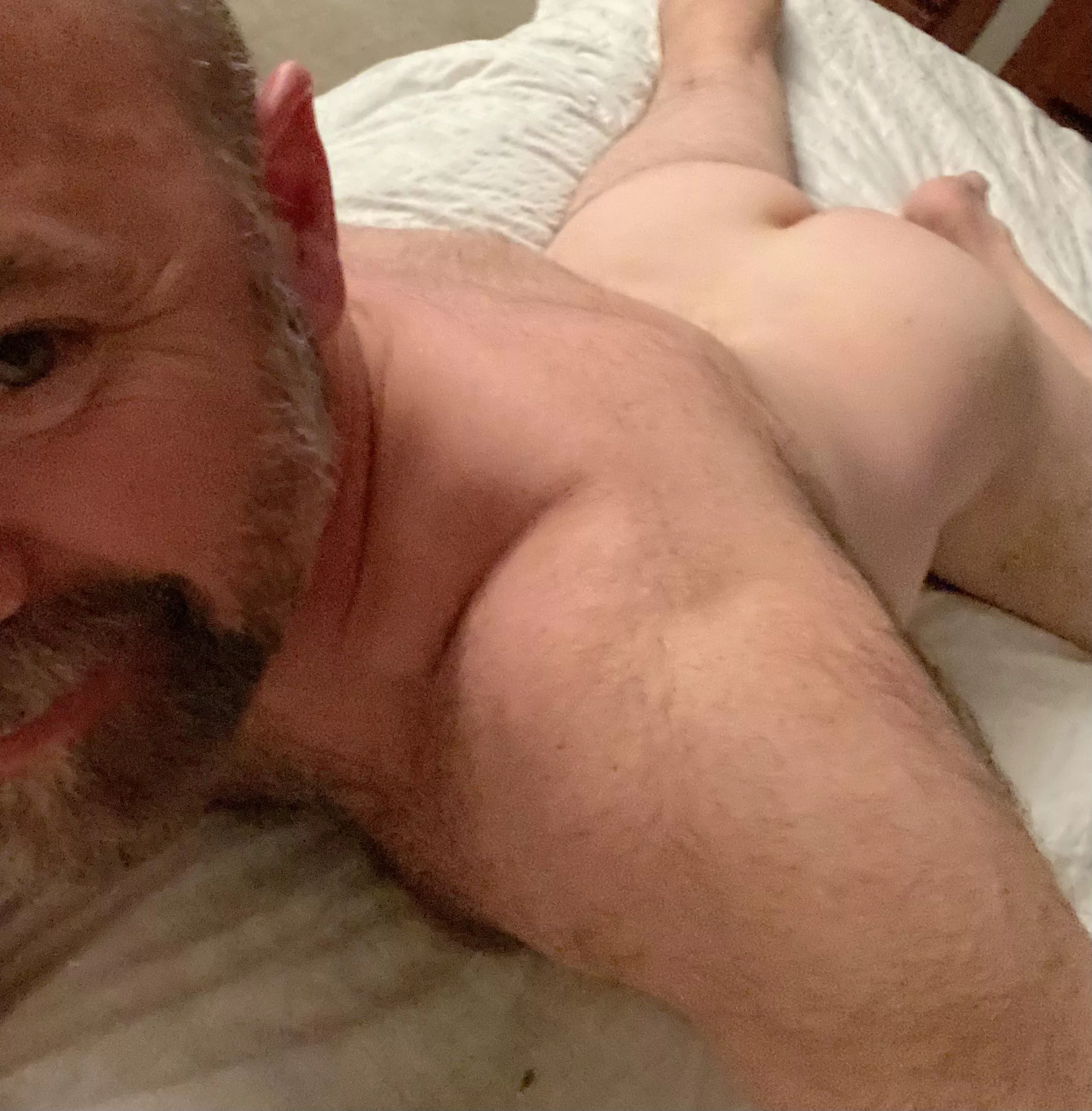 I don’t understand how twinks make this selfie look easy… posted by hairy_monkee