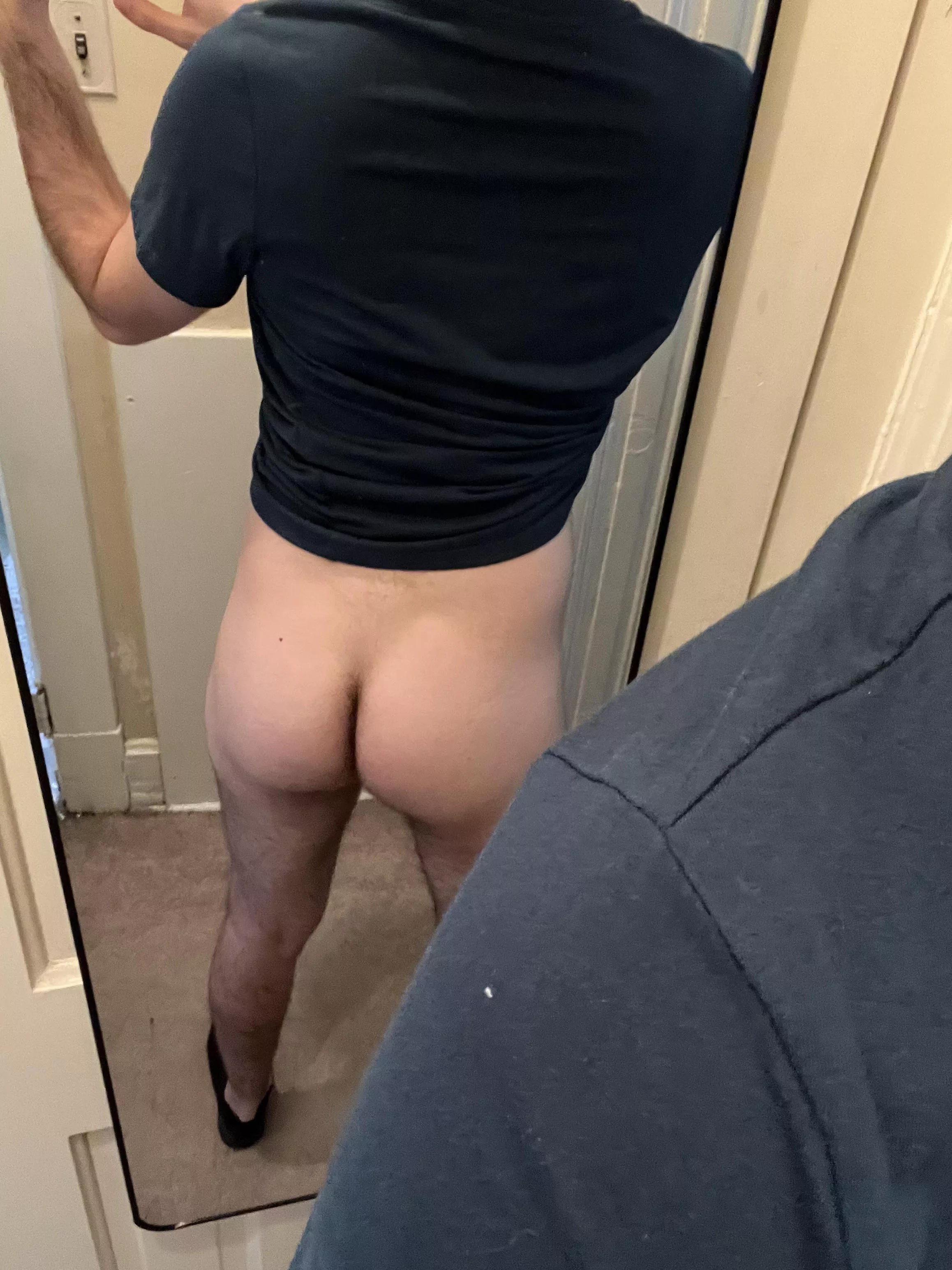 I don’t usually show my ass, but let’s fuck around and find out 😏 posted by evaporate96