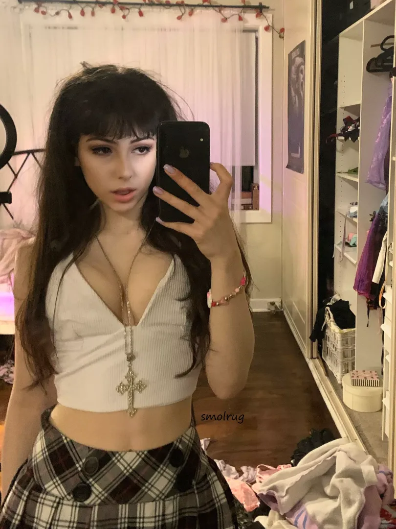 i dressed up like a good girl for you 🤍18f posted by smolrug