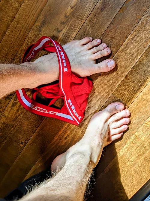 I dropped something by thebarefootgaymer