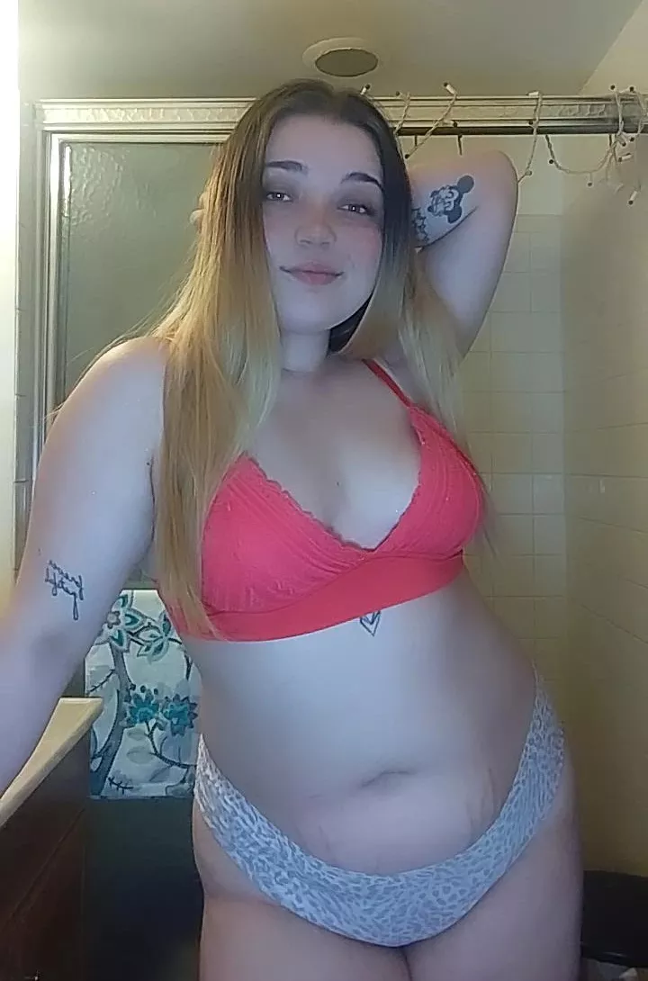 I Eat That Lunch 🥪 posted by MaryLuxLov