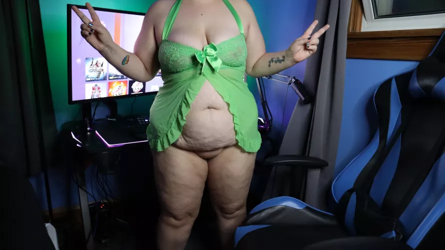 I embrace my size 💖💖💖💖 by Icy-Interaction1304