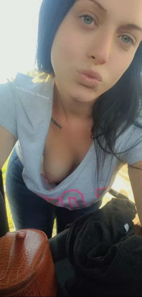 I enjoy giving my husband's friends an innocent little show while they're over 😜 by Valerie_rosee1