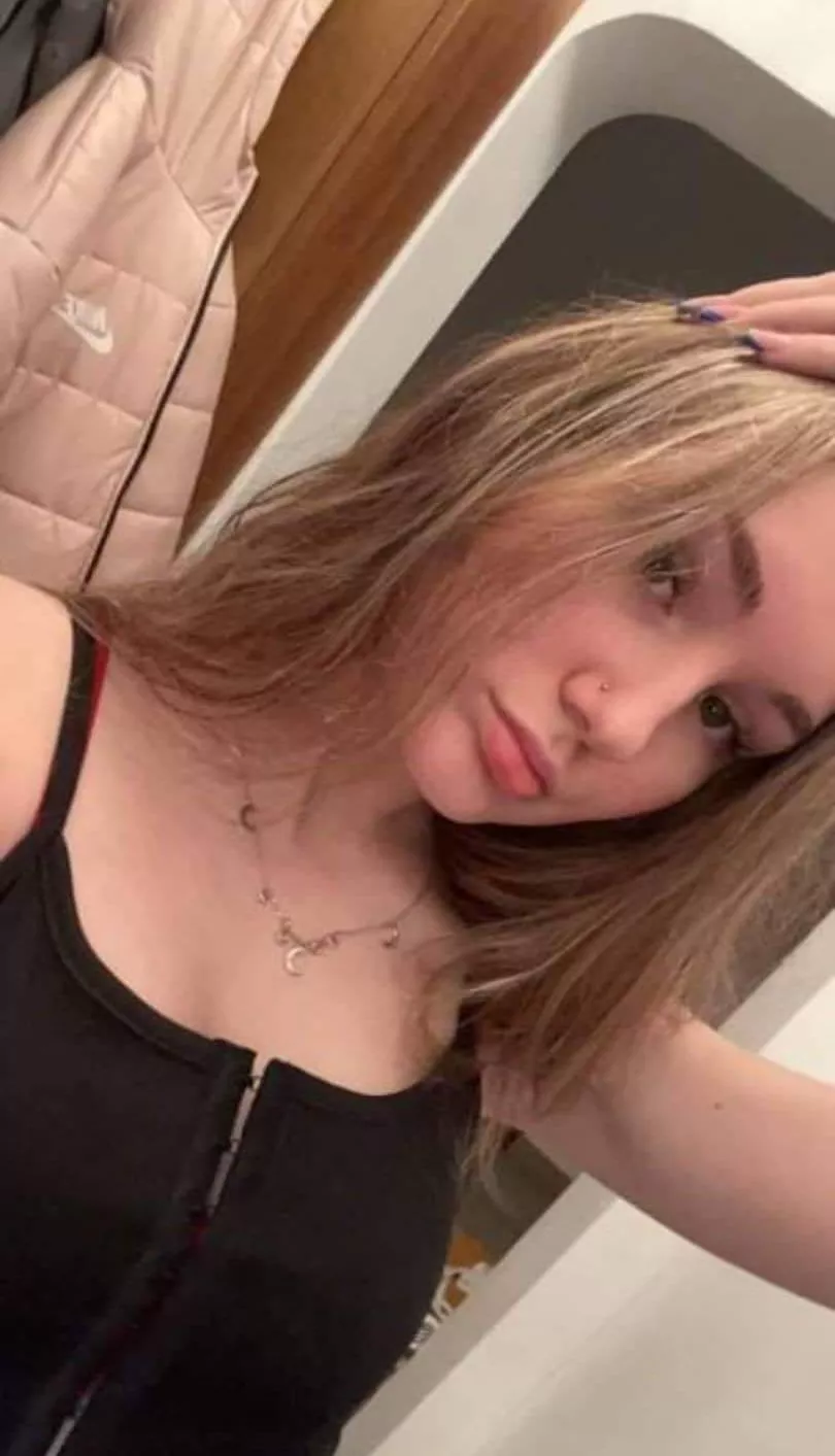 I feel sexy tonight, bras are over rated. 18 and it's time to PARTY. posted by britny909