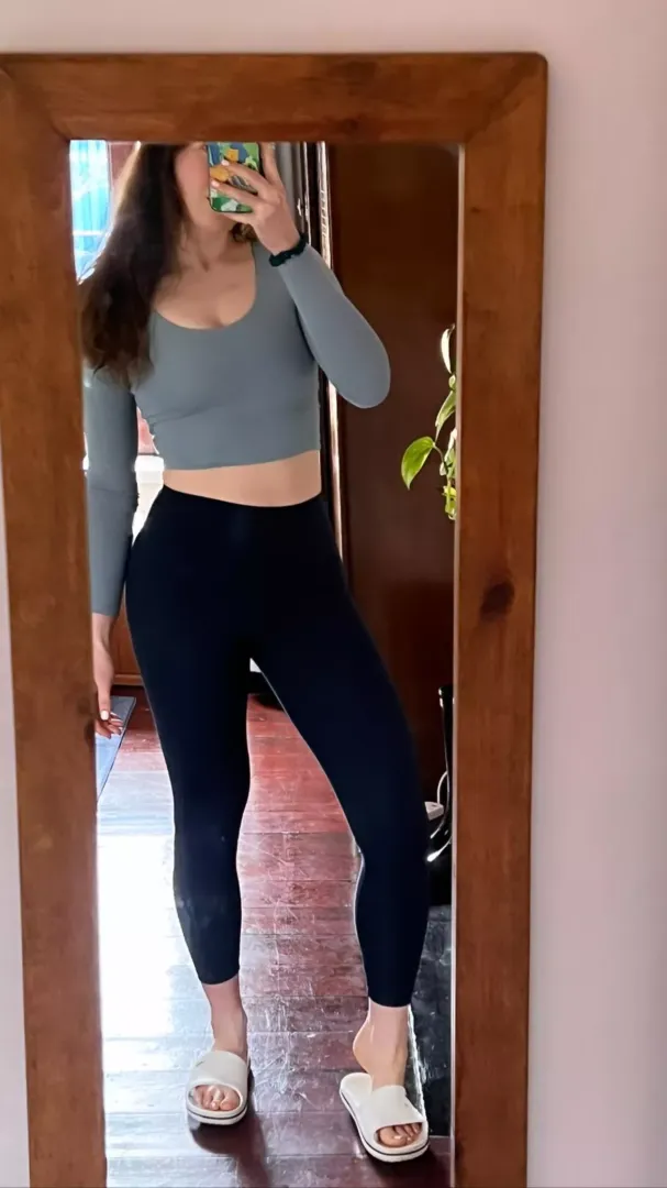 I feel so cute in my new gym gear! Let’s workout together :) posted by LATEXnCHILL
