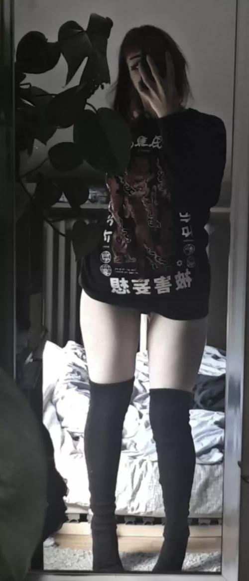 I feel so good with my knee high socks on by BrvhTxxbxk