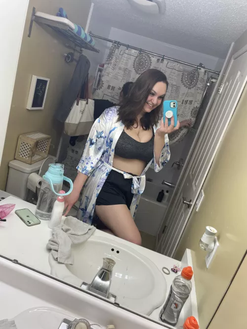 I felt super cute today!!! Just wanted to also show you my new robe. by alyssacarter97