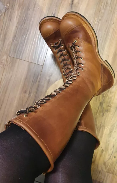 I finished my first pair of tall boots over the weekend. by TeraSera