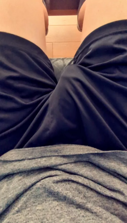 I forgot I was going commando at a party, there was no hiding by loucunningrestored