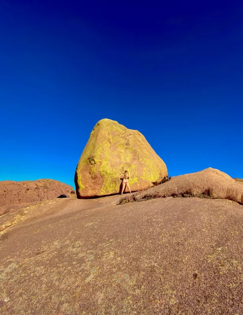 I found a big rock! by Fineapplecakes