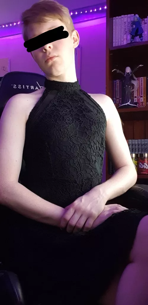 I found this amazing dress 😍 by KamenMimizuya