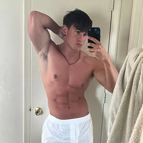 I give good hugs 🤗 by drew_flexxx